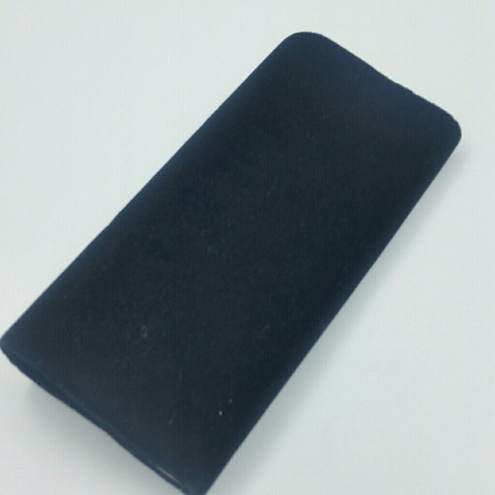 VICTORIA'S SECRET l Black Velvet Clutch E2 - Picture 5 of 5